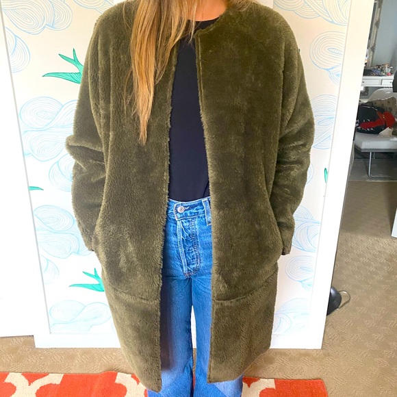 Green faux fur jacket - Picture 1 of 5